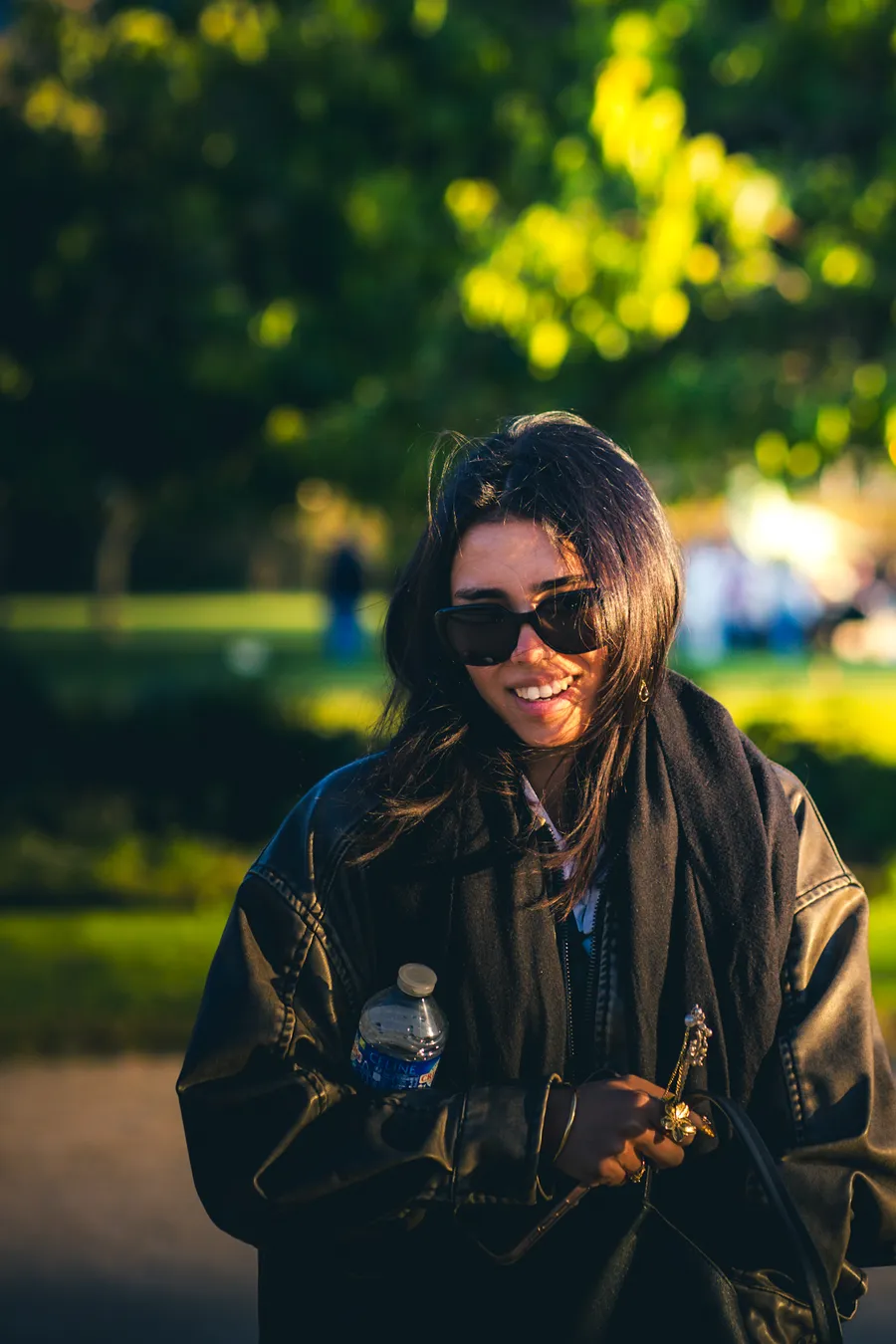 Portrait femme lunette de soleil